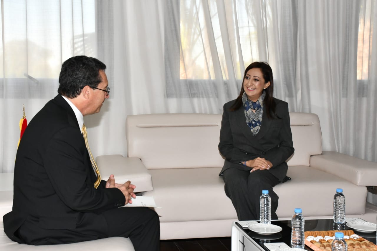 El Embajador de Colombia en Marruecos se reúne con la alcaldesa de Rabat para explorar caminos para fortalecer la cooperación entre ciudades