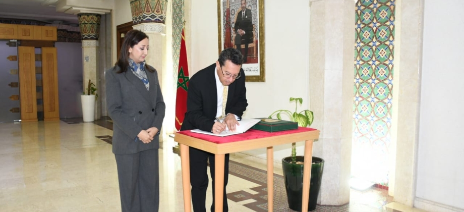 El Embajador de Colombia en Marruecos se reúne con la alcaldesa de Rabat para explorar caminos para fortalecer la cooperación entre ciudades