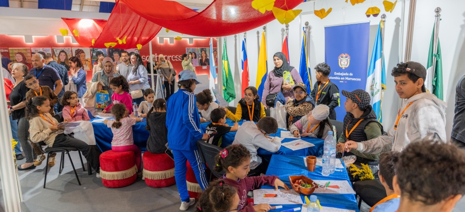 Colombia deja huella en el 30º Salón Internacional de la Edición y del Libro